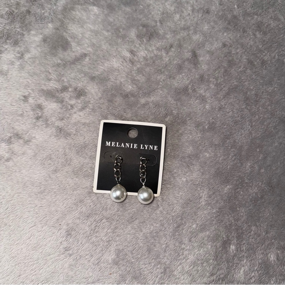 Melanie Lyne  Pearl Drop Earrings
